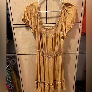 A pretty dress from the brand, Planet Gold, it’s large sized.